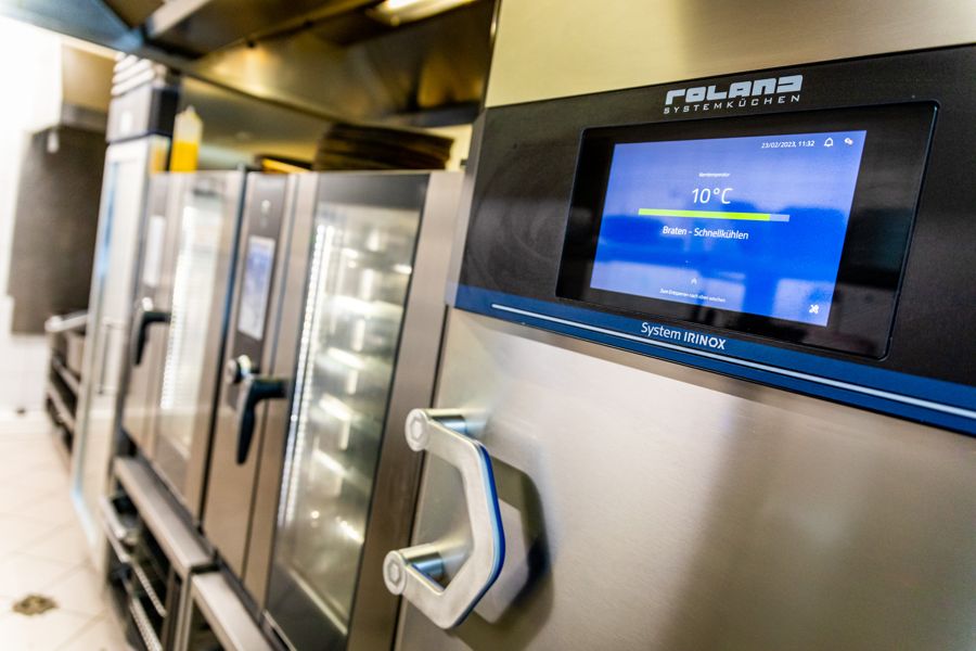 Display eines Schockkühlers zeigt 10 Grad